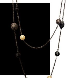 Elegant Black and White Faux Pearl Chain Link Necklace